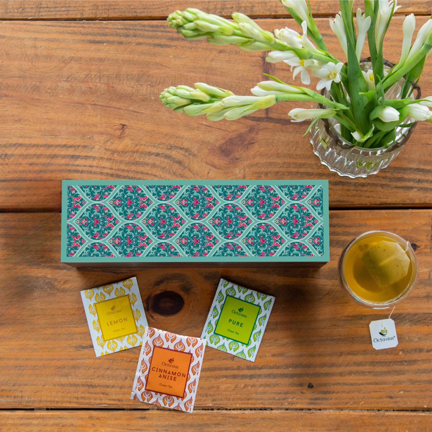 Mother’s Day Wellness Gift Box – Assorted Green Teas, Aromatherapy & Candle Set