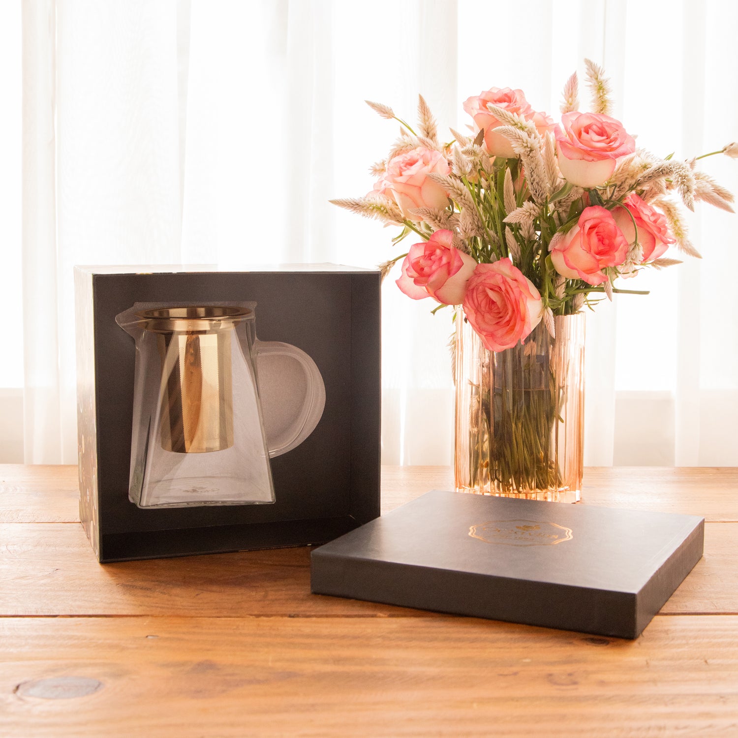 Pyramid Shaped Borosilicate Glass Kettle with Gold Plated Infuser and Lid