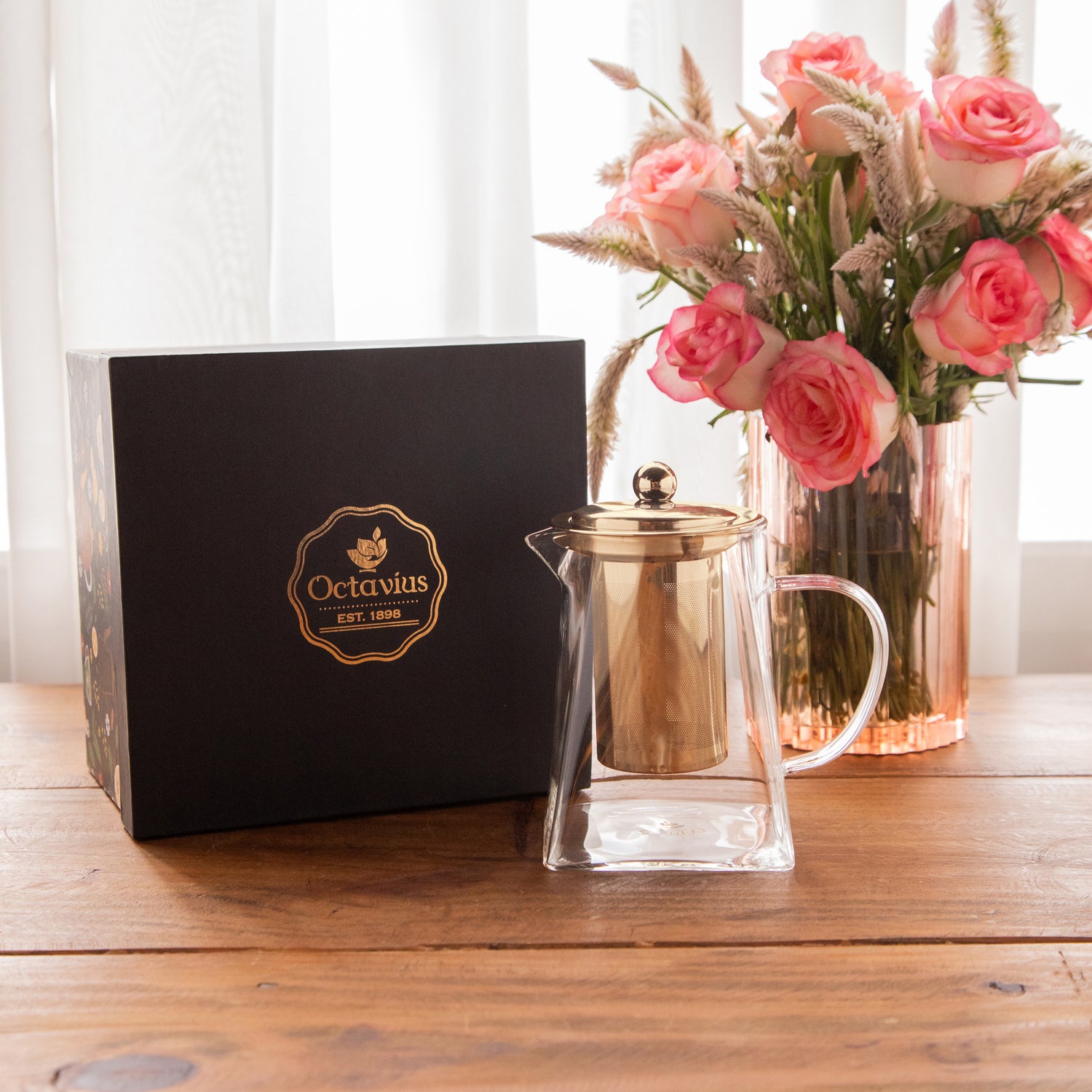 Pyramid Shaped Borosilicate Glass Kettle with Gold Plated Infuser and Lid