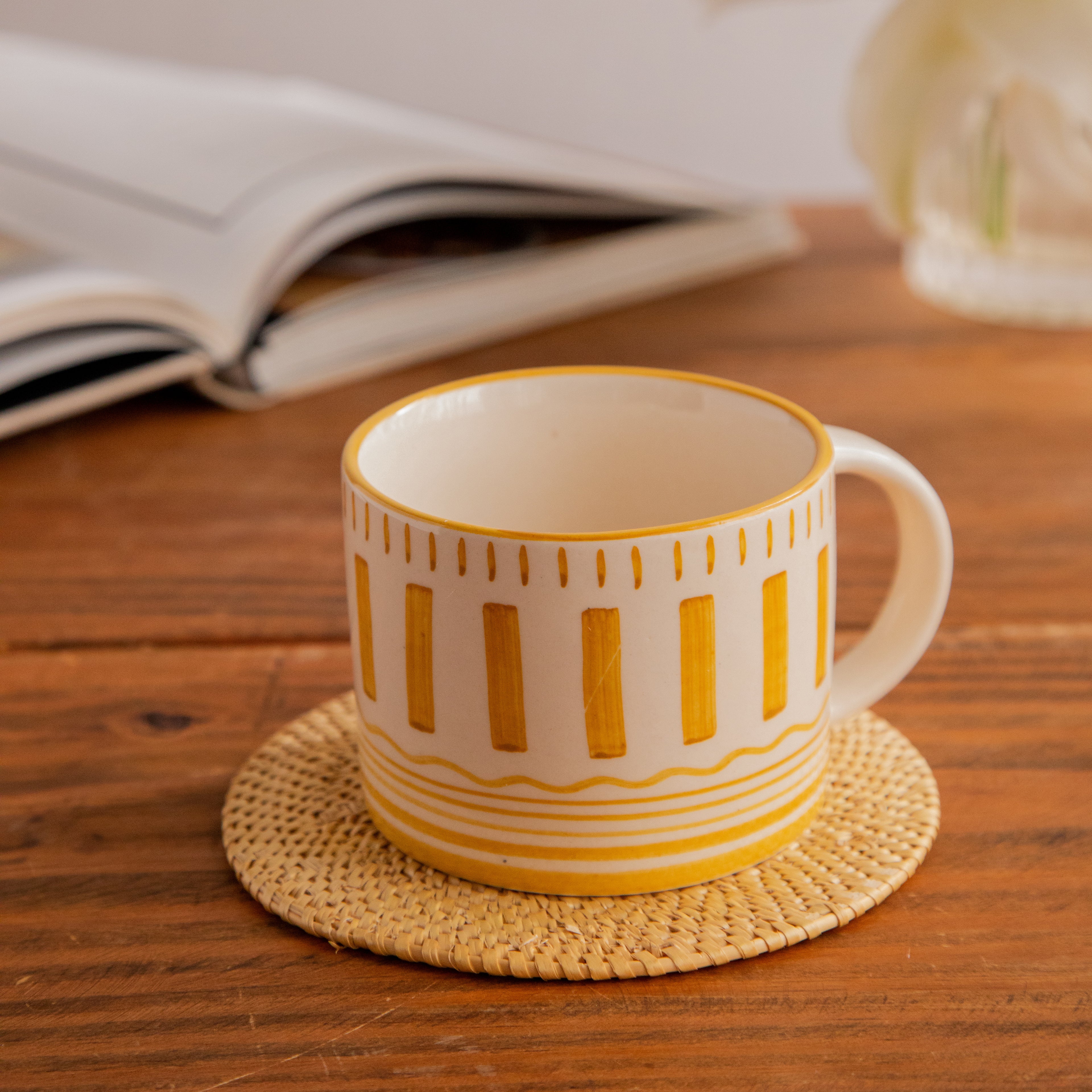 Golden Dune Hand-Painted Ceramic Mug – 425 ml