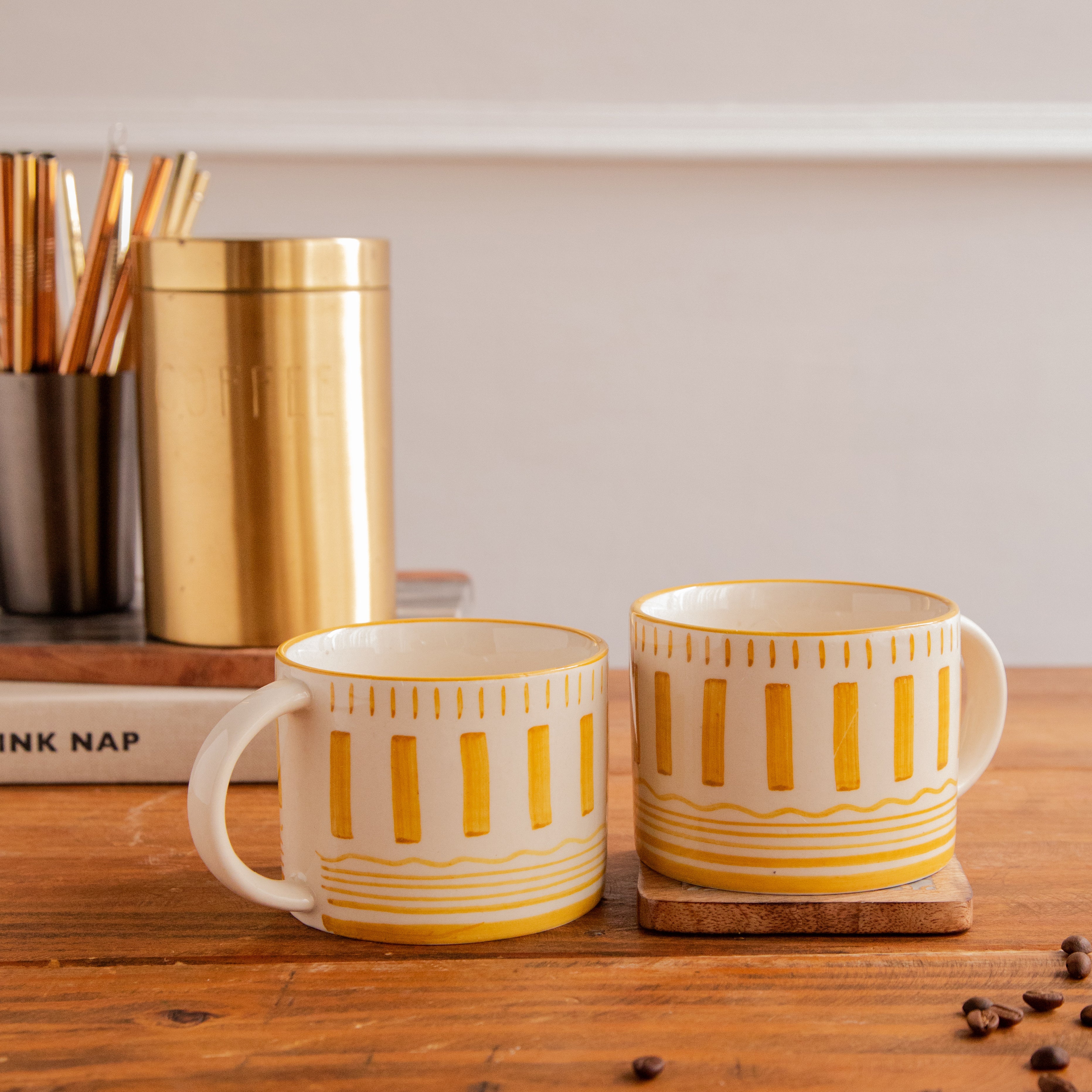 Golden Dune Hand-Painted Ceramic Mug – 425 ml