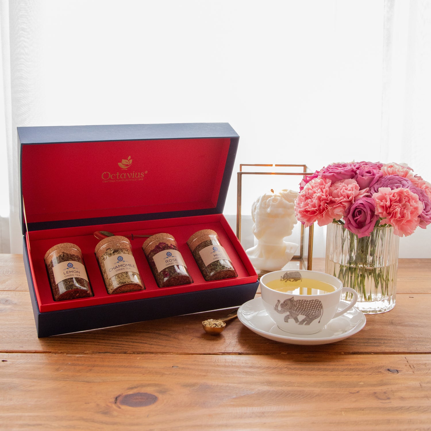 Tea Time Treasure – Tea Lovers Delight  (4 Loose Leaf Green Teas with Golden Spoon)