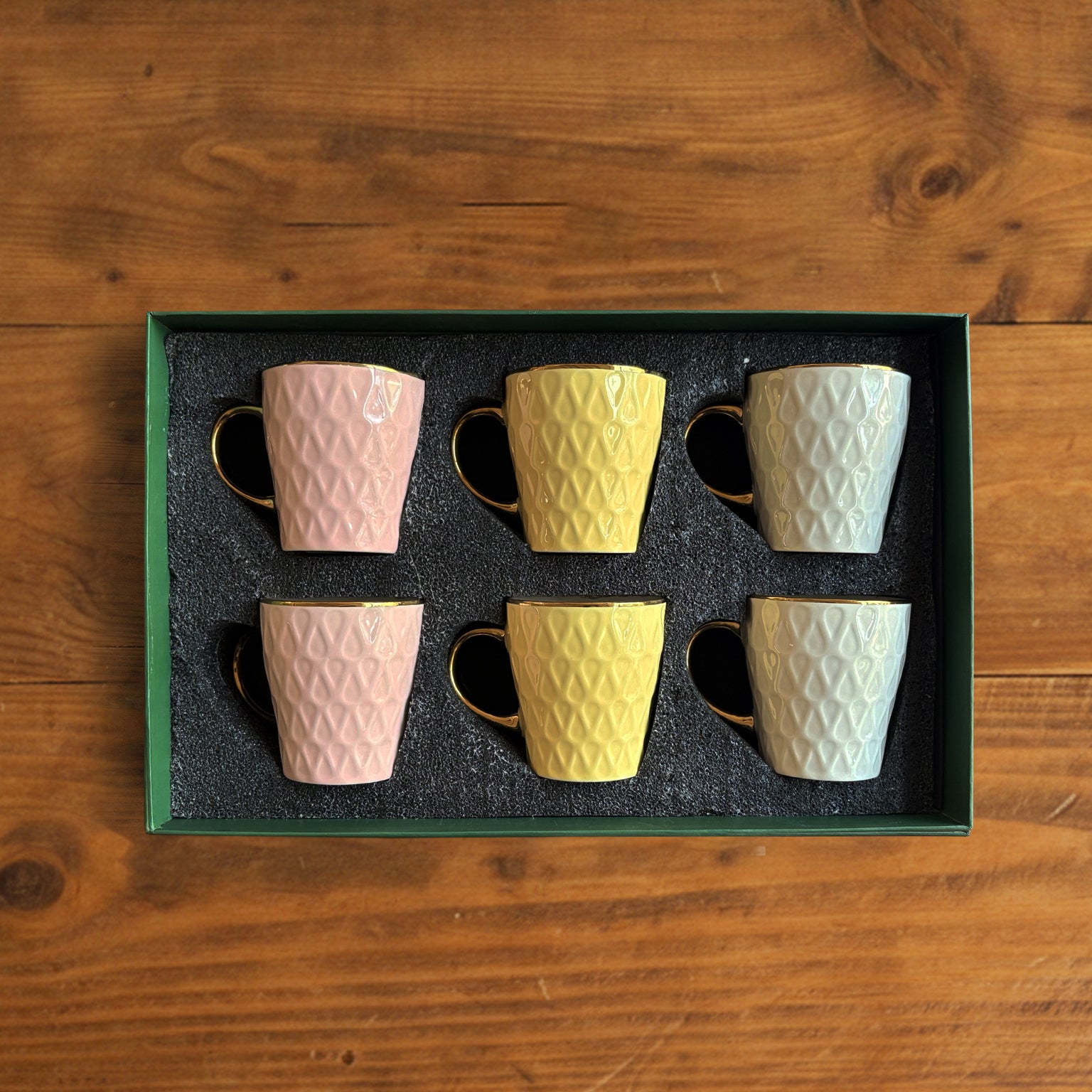 Golden Eterna Leaf Teacups – Set of 6 (200 ml, 3 Colors)