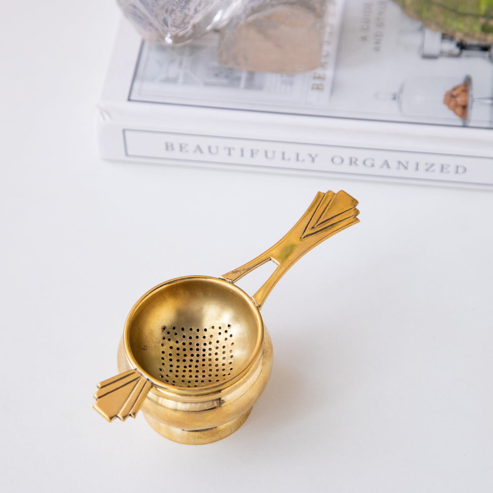 
                  
                    Load image into Gallery viewer, Octavius Vintage Brass Tea Strainer with long handle ( 5 cms base diameter)
                  
                