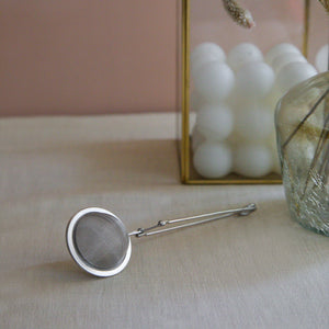 
                  
                    Load image into Gallery viewer, Ball Shaped Infuser with Squeeze Handle
                  
                