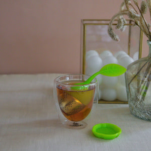 
                  
                    Load image into Gallery viewer, Silicone Tea Infuser with Leaf Shape Handle
                  
                