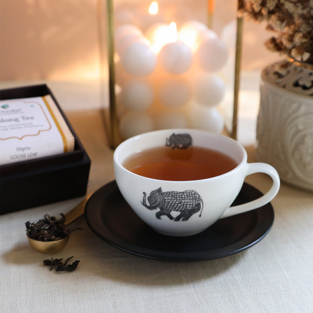 
                  
                    Load image into Gallery viewer, Darjeeling Oolong Tea in Handcrafted Wooden Box
                  
                