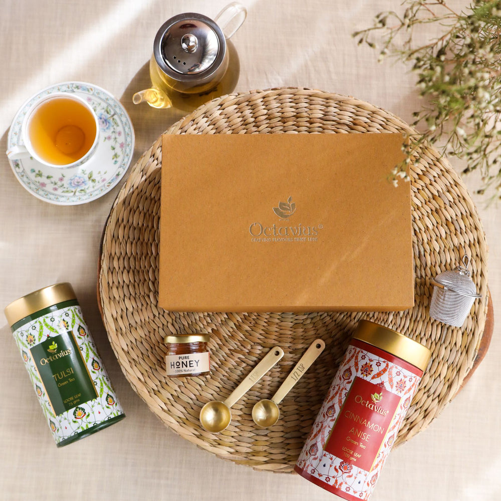 
                  
                    Load image into Gallery viewer, Tea Essentials-Immuni-Teas (Tulsi &amp;amp; Cinnamon Anise Green Tea)
                  
                