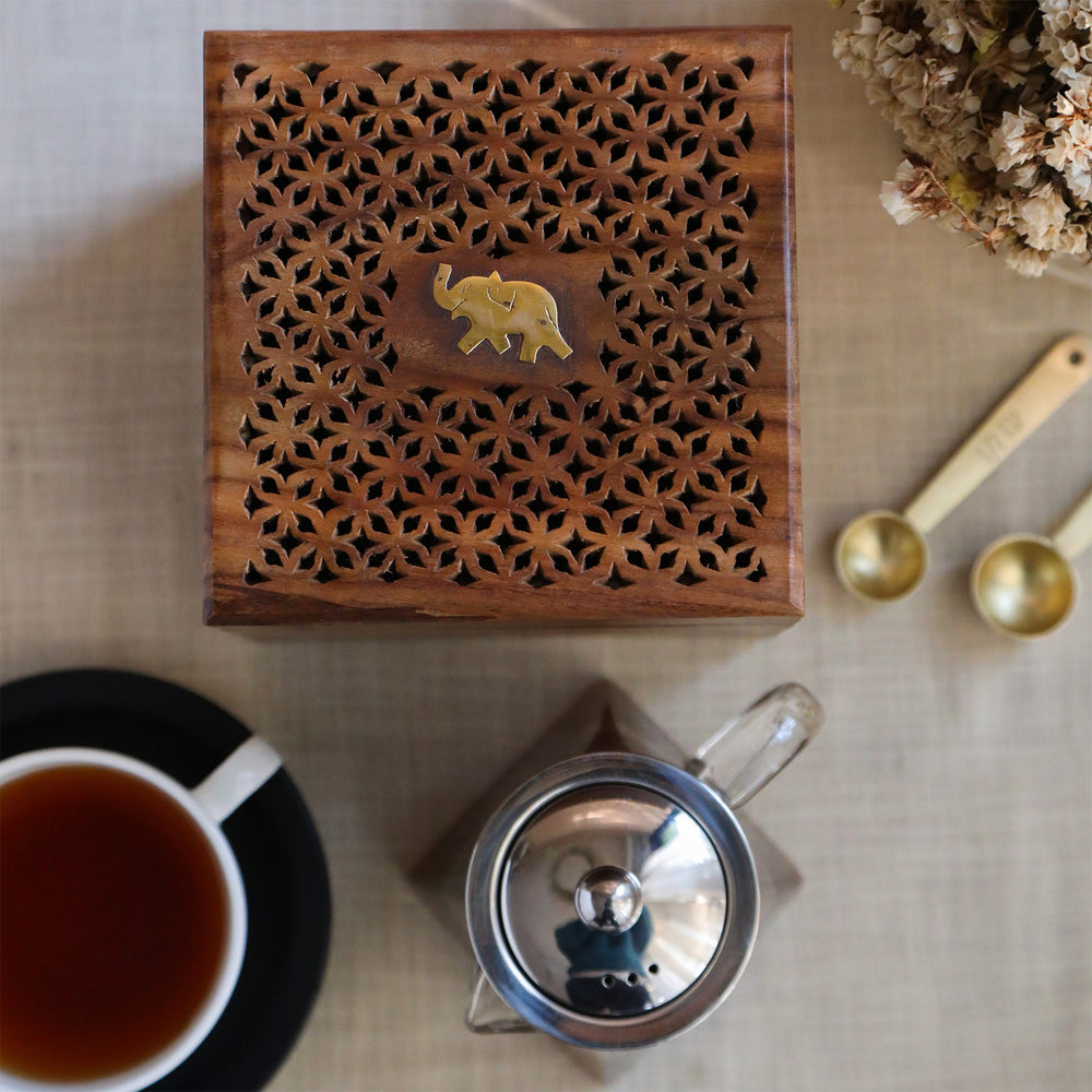 
                  
                    Load image into Gallery viewer, Pyramid Shape Borosilicate Glass Teapot in Sheesham Wood Box  - 500 ML
                  
                